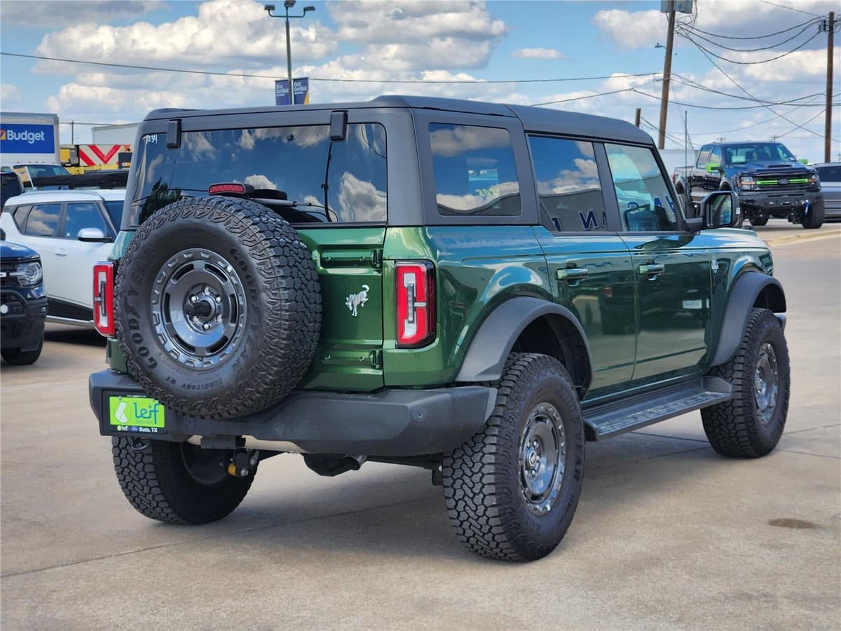 2025 Ford Bronco - Image 4