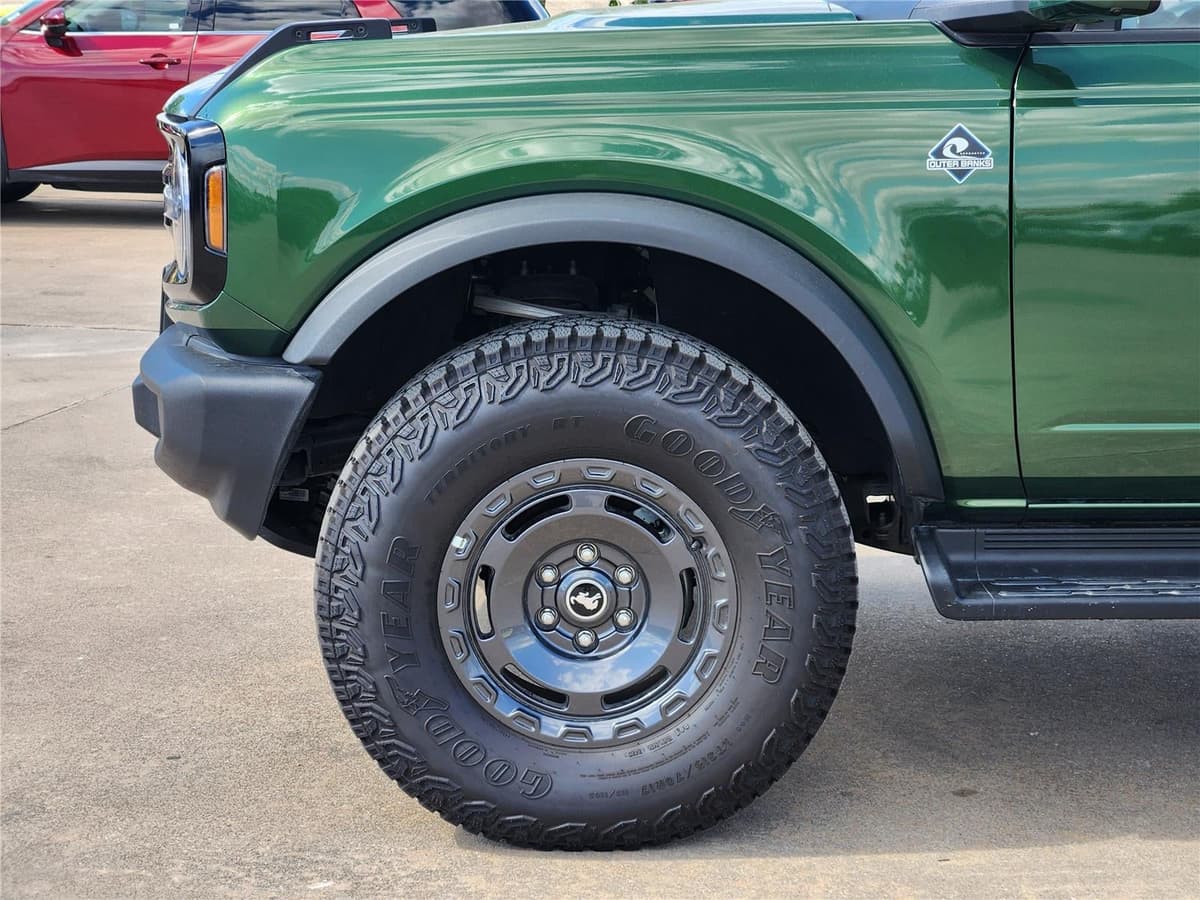 2025 Ford Bronco - Image 6