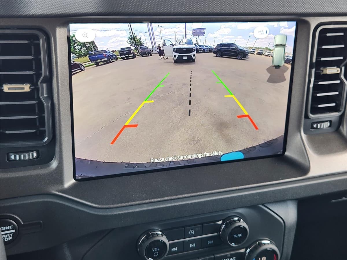 2026 Ford Bronco - Image 13