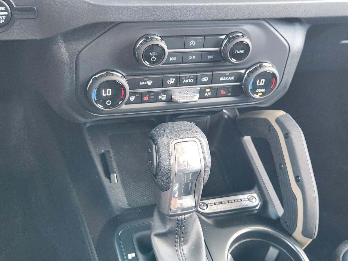 2026 Ford Bronco - Image 14