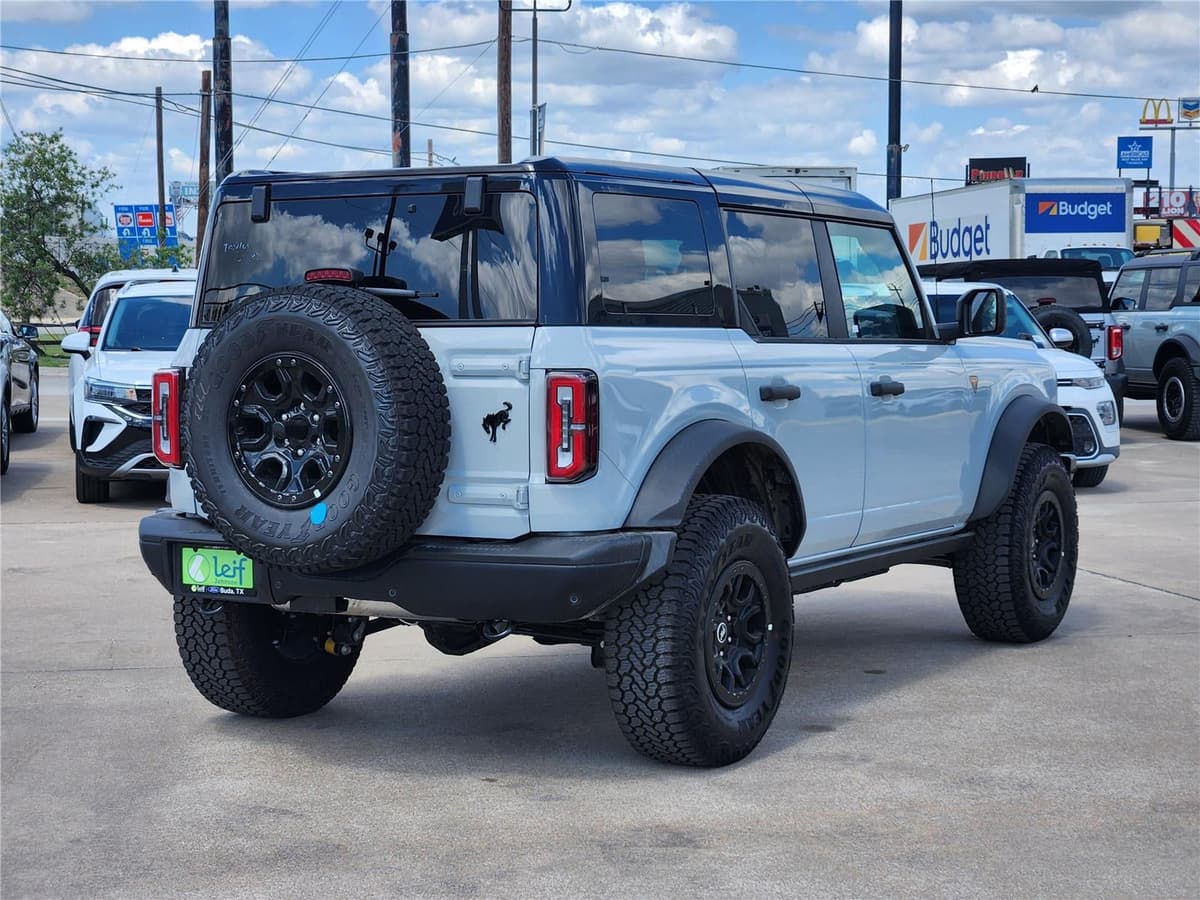 2026 Ford Bronco - Image 4