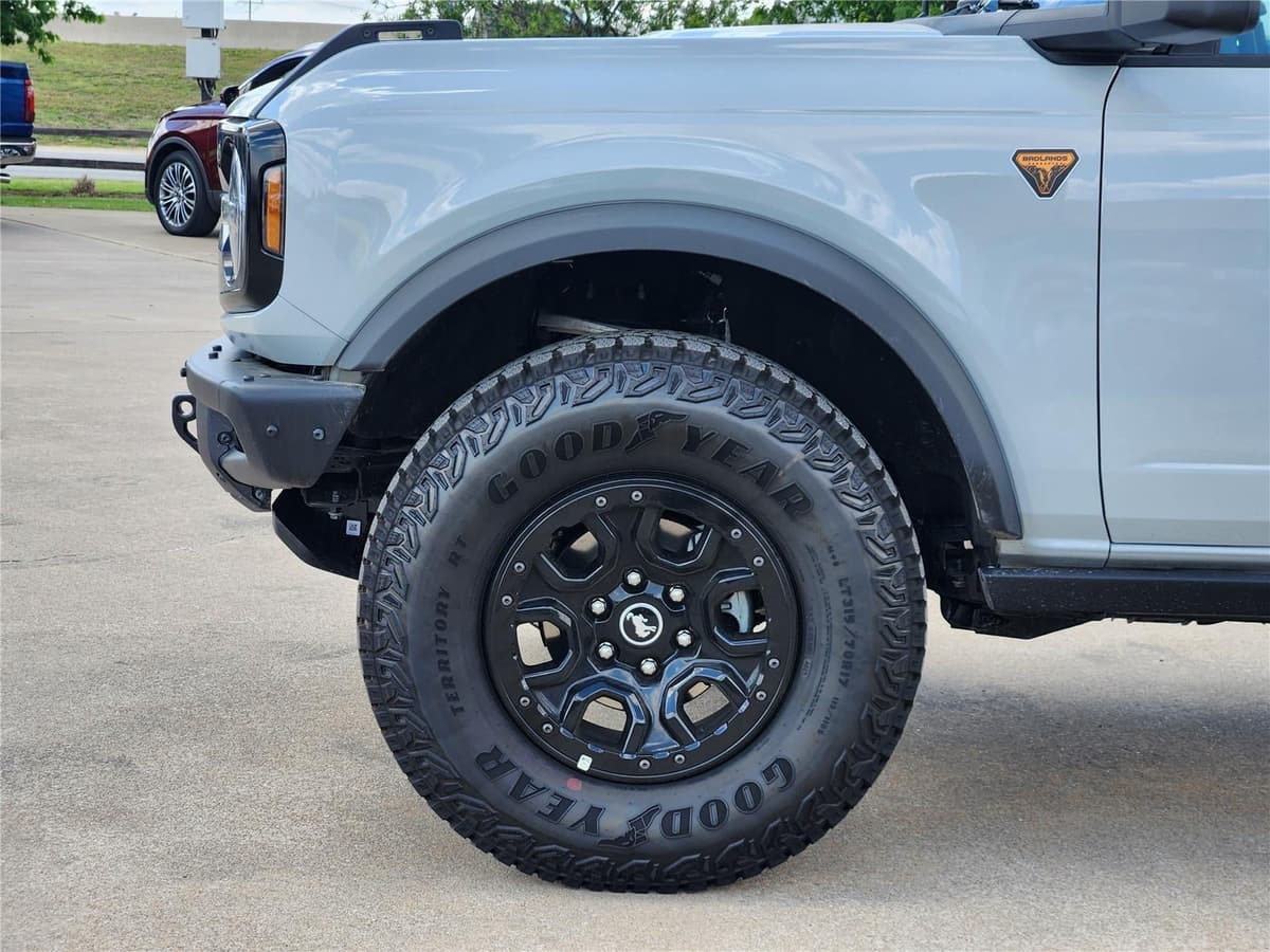 2026 Ford Bronco - Image 6