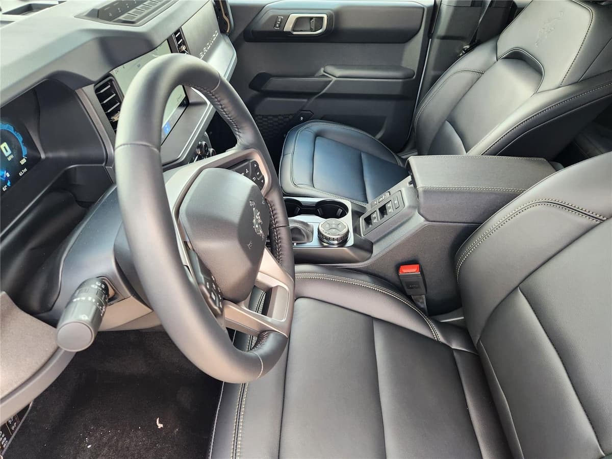 2026 Ford Bronco - Image 9