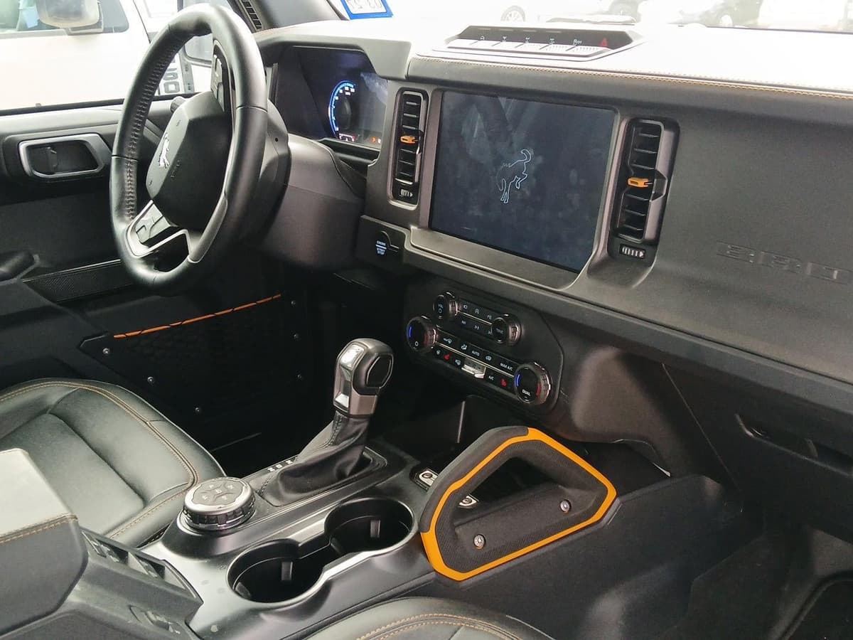 2024 Ford Bronco - Image 12