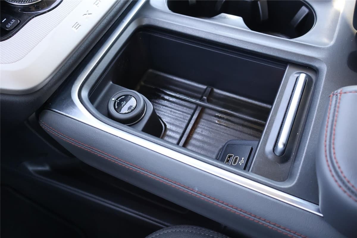 2025 Ford Expedition Max - Image 24