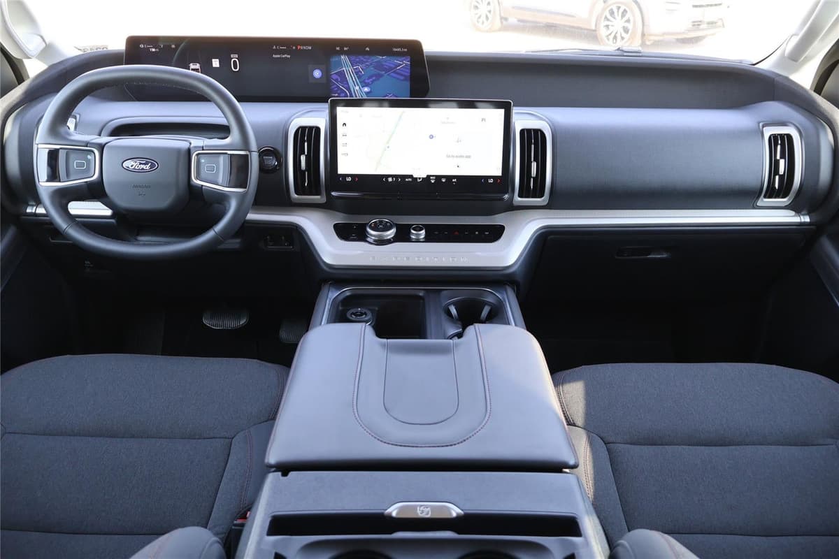 2025 Ford Expedition Max - Image 25