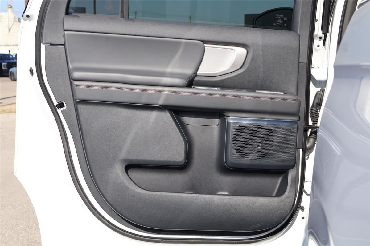 2025 Ford Expedition Max - Image 29