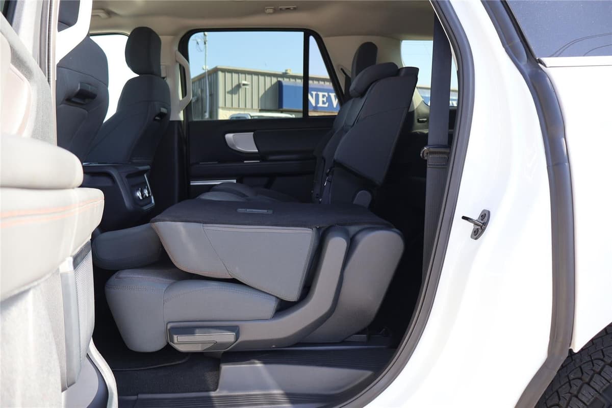 2025 Ford Expedition Max - Image 31