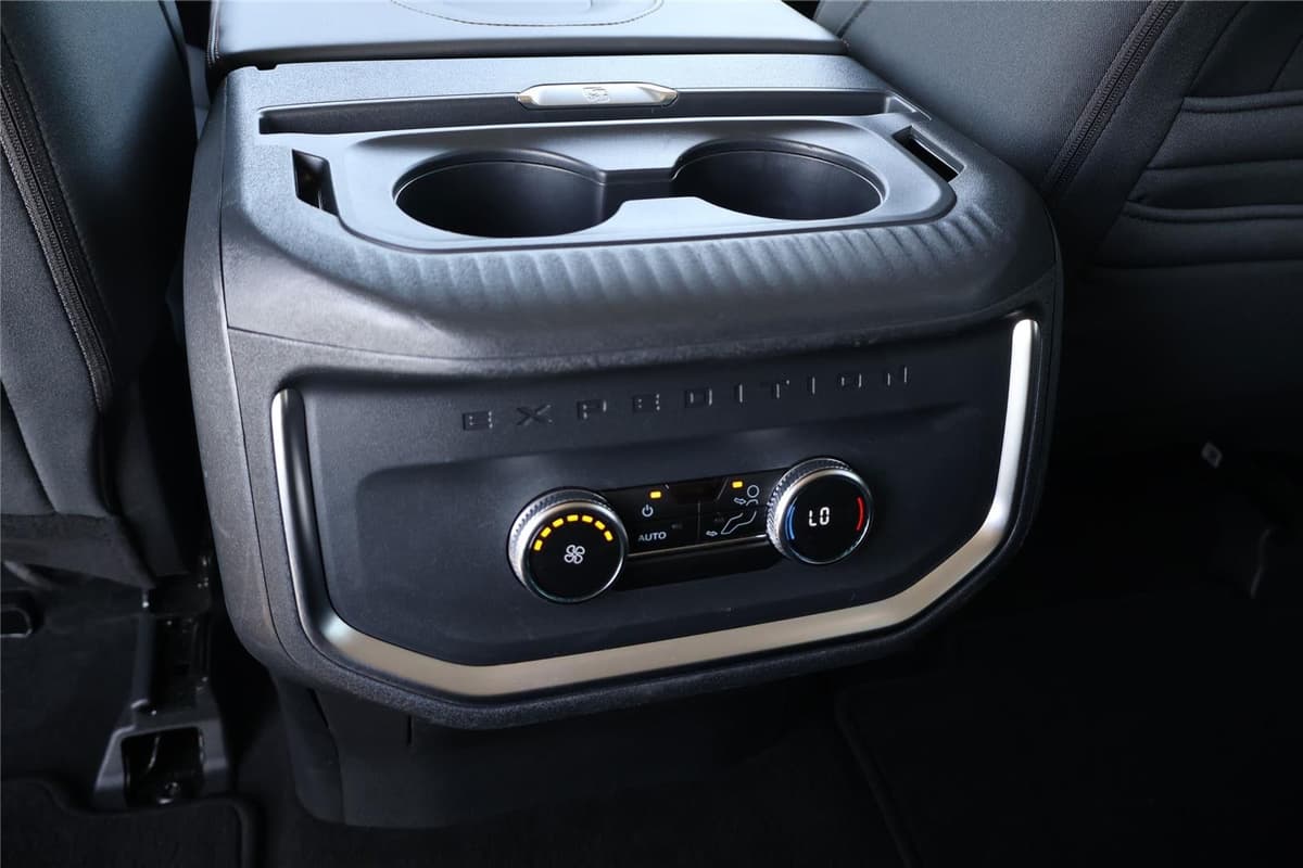 2025 Ford Expedition Max - Image 34