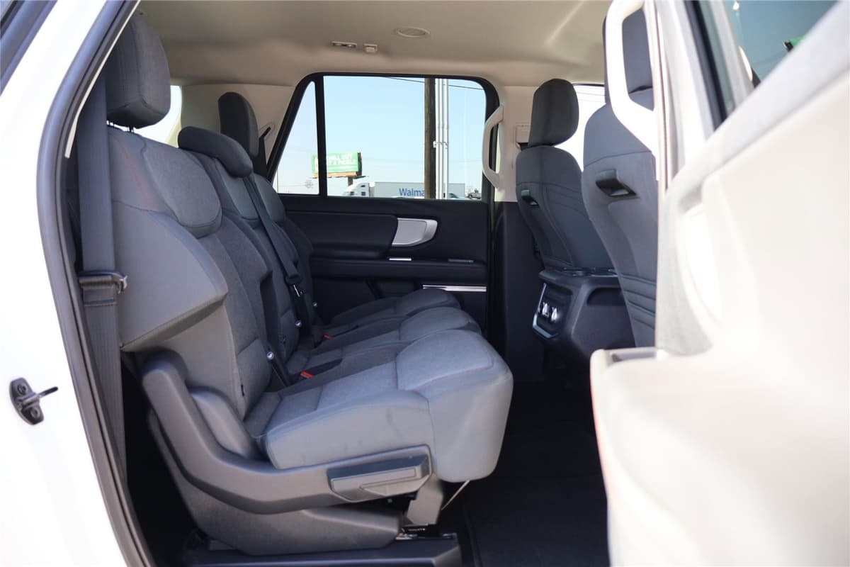 2025 Ford Expedition Max - Image 36