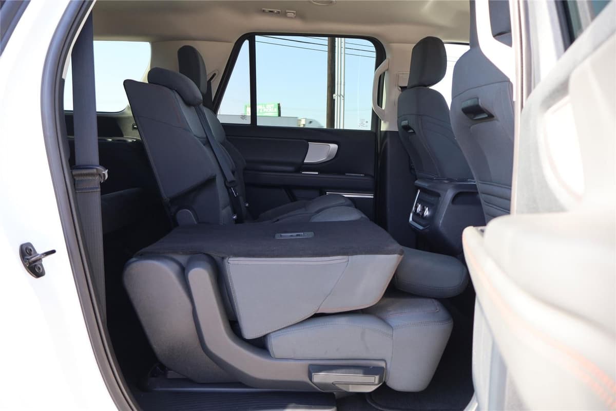 2025 Ford Expedition Max - Image 37