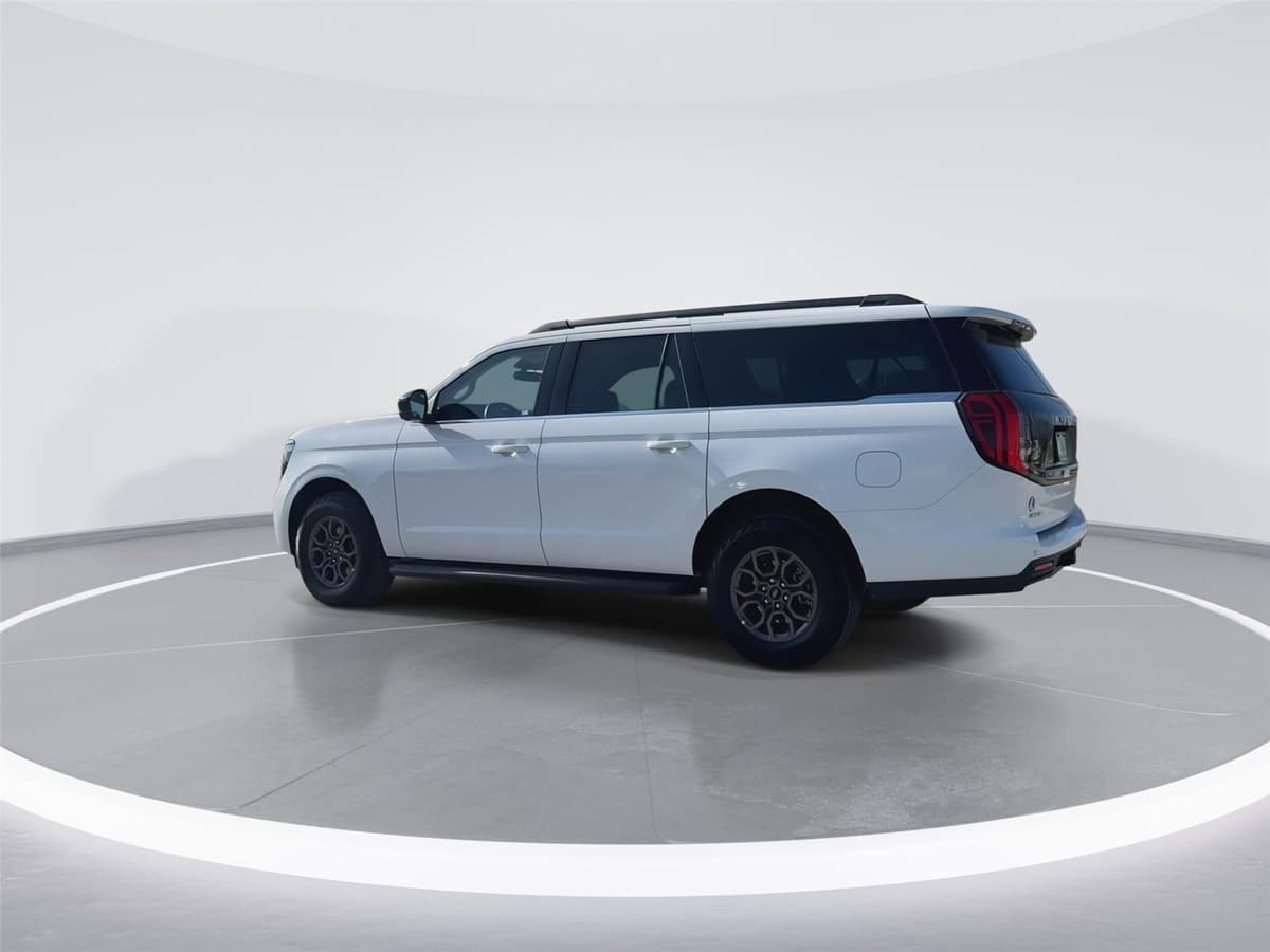 2025 Ford Expedition Max - Image 7