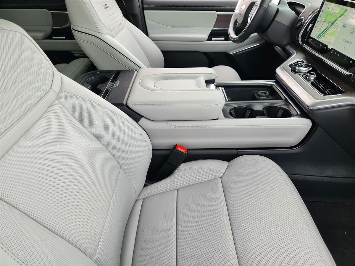 2025 Ford Expedition Max - Image 10