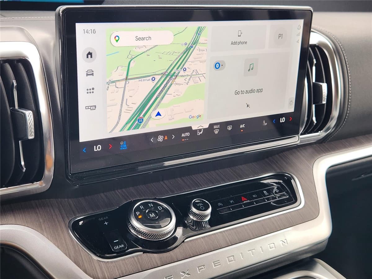 2025 Ford Expedition Max - Image 12