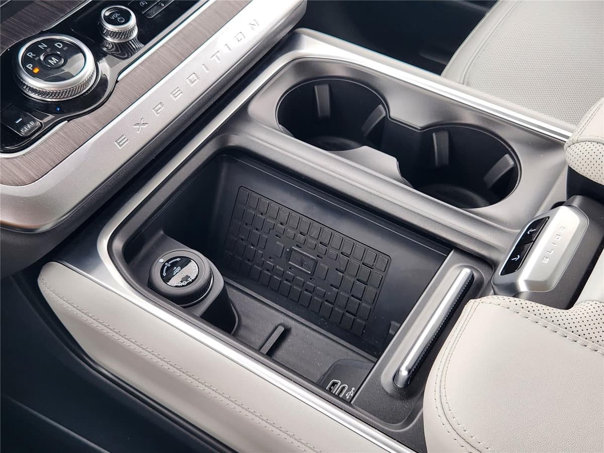 2025 Ford Expedition Max - Image 15