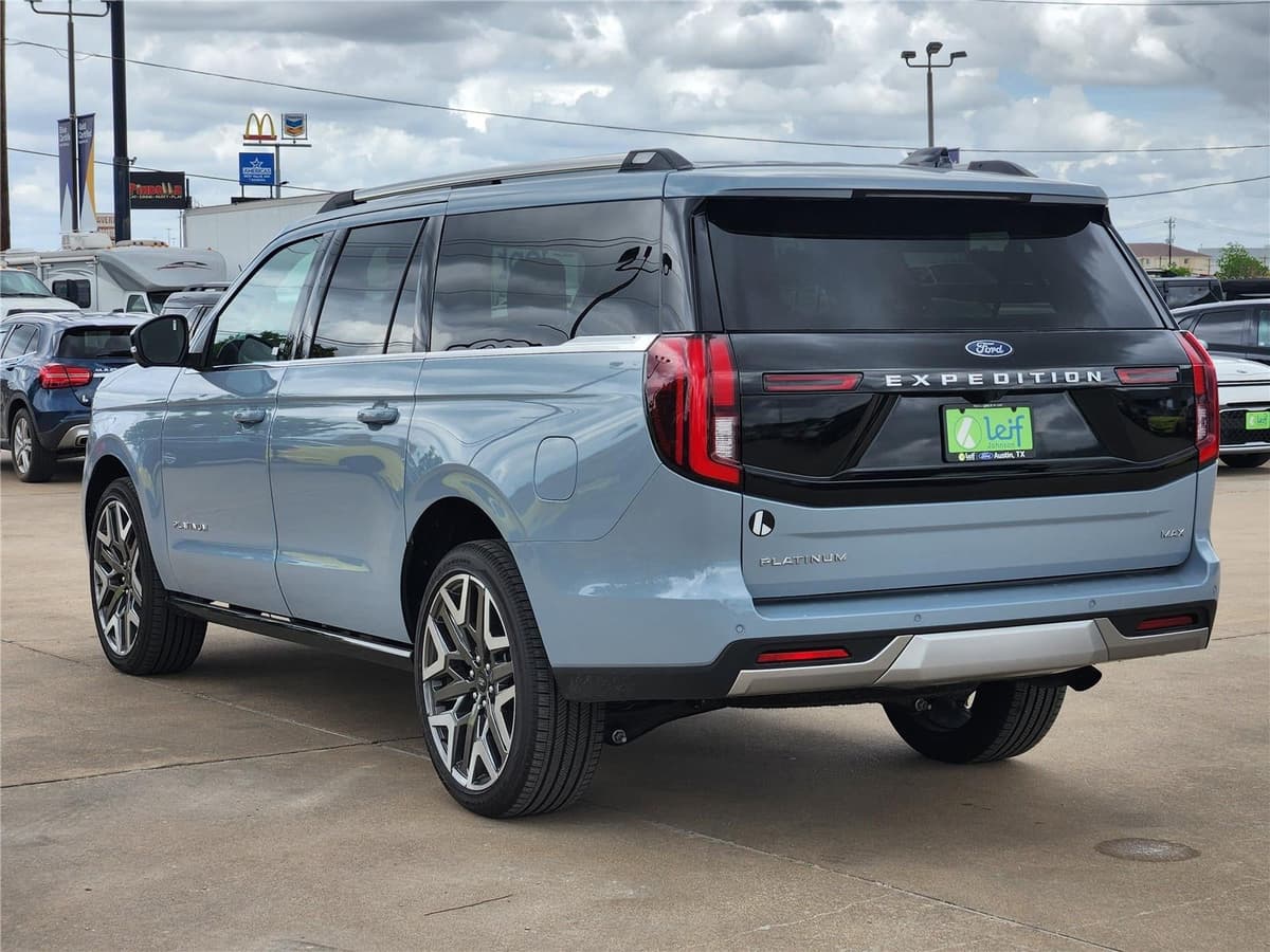 2025 Ford Expedition Max - Image 3