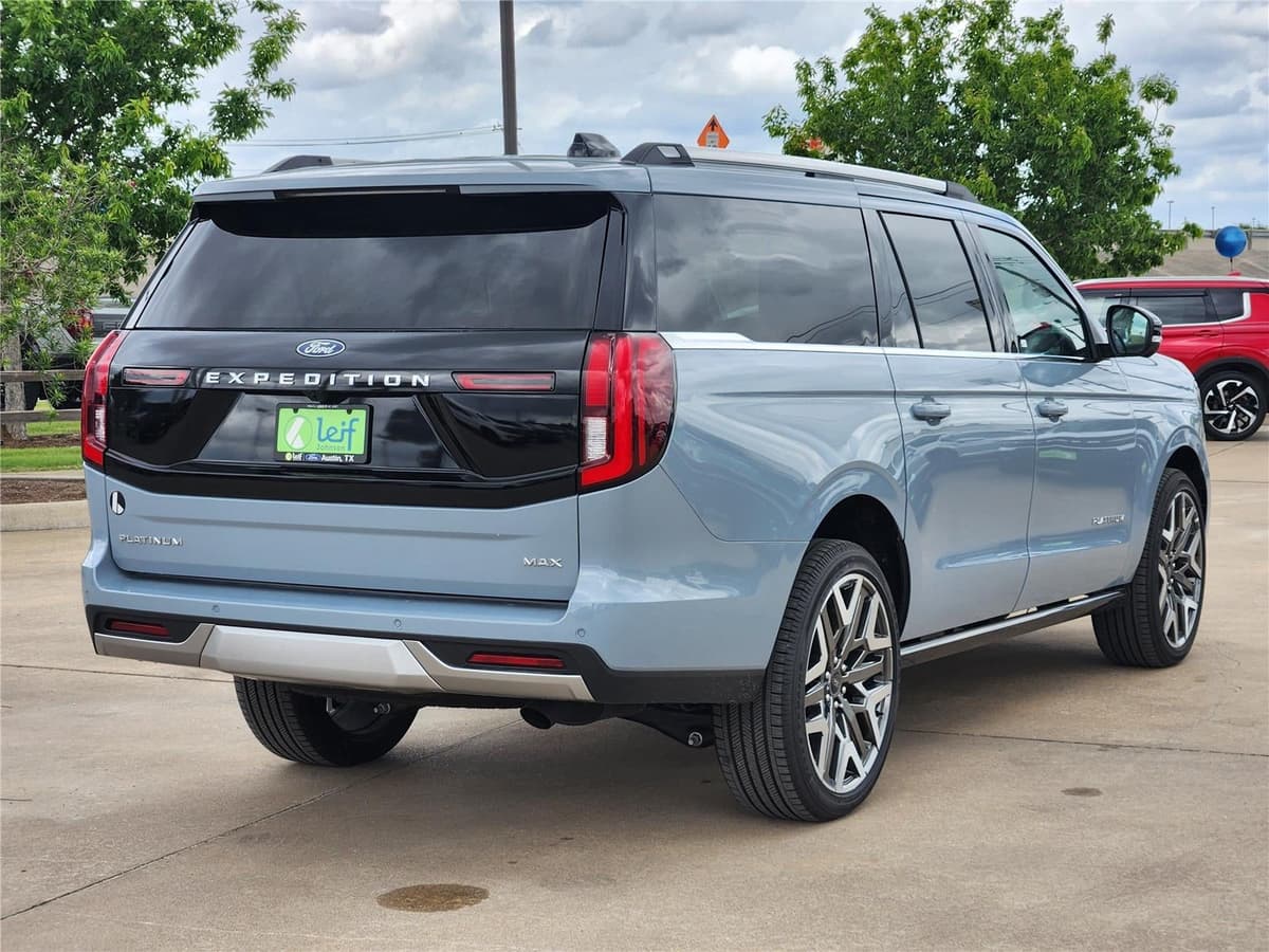 2025 Ford Expedition Max - Image 4