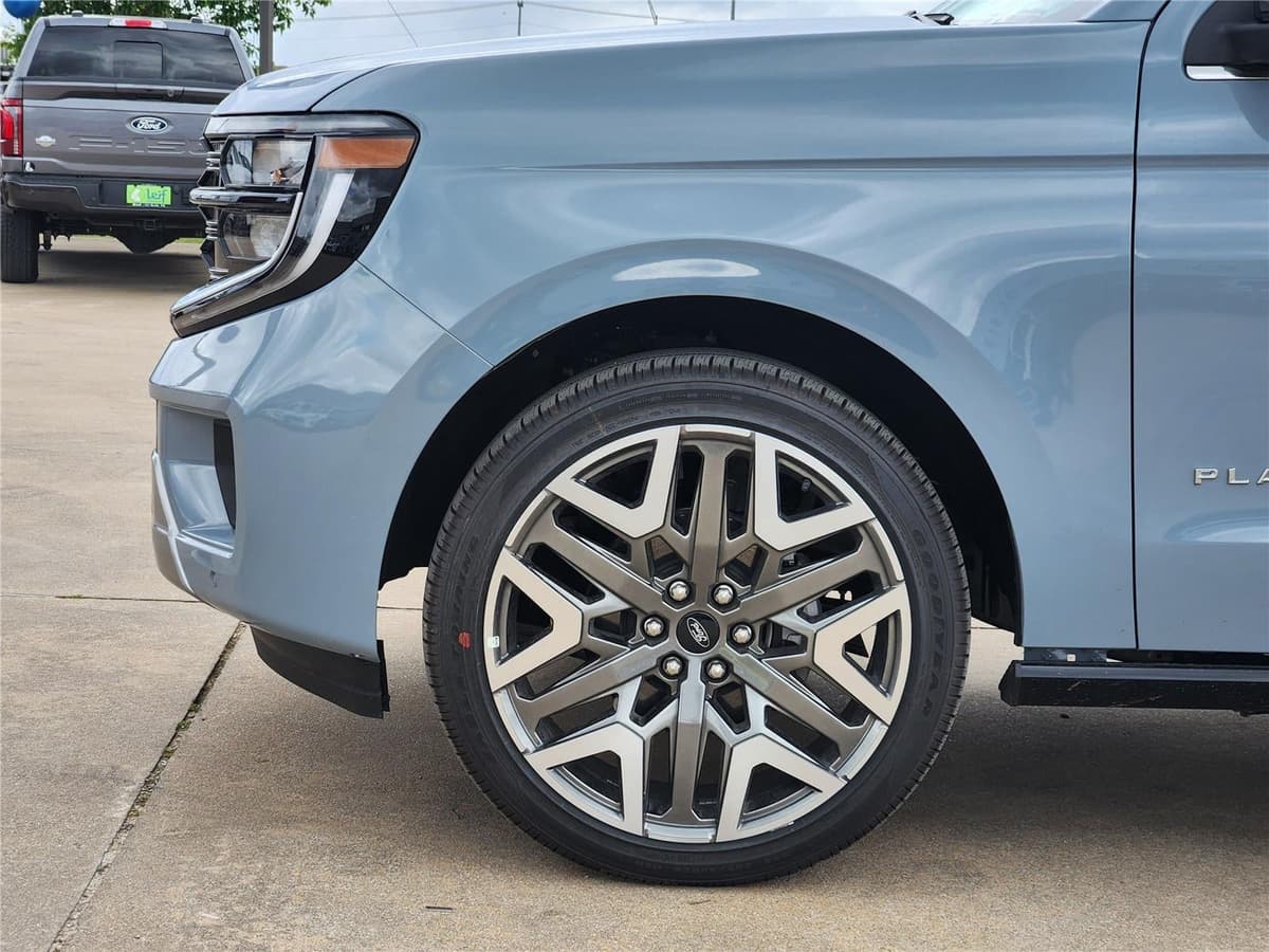 2025 Ford Expedition Max - Image 6