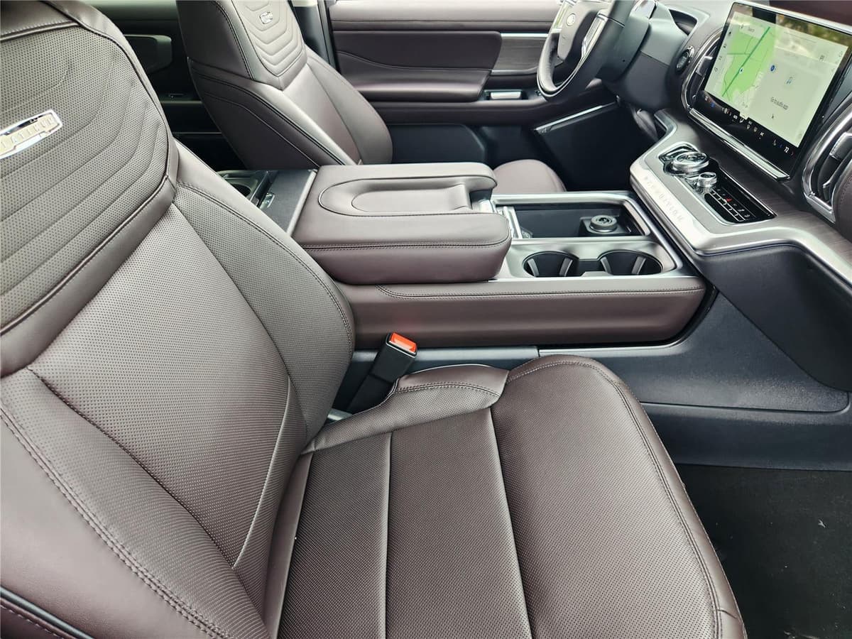 2025 Ford Expedition Max - Image 10