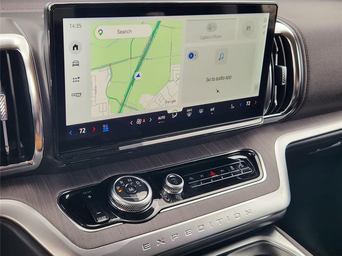 2025 Ford Expedition Max - Image 12