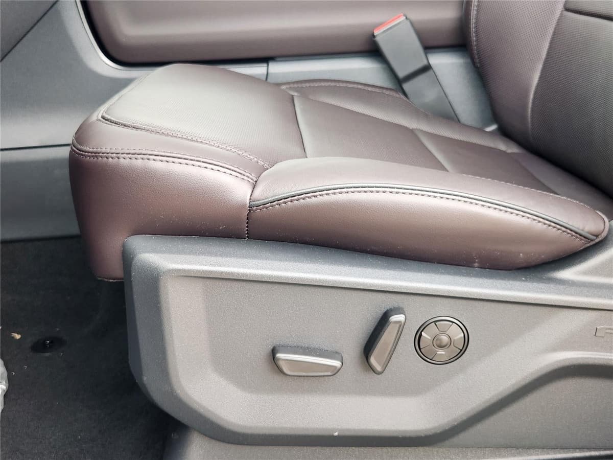 2025 Ford Expedition Max - Image 18