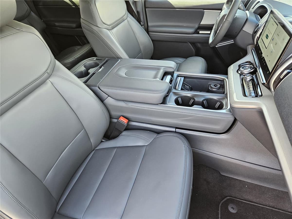 2026 Ford Expedition - Image 10