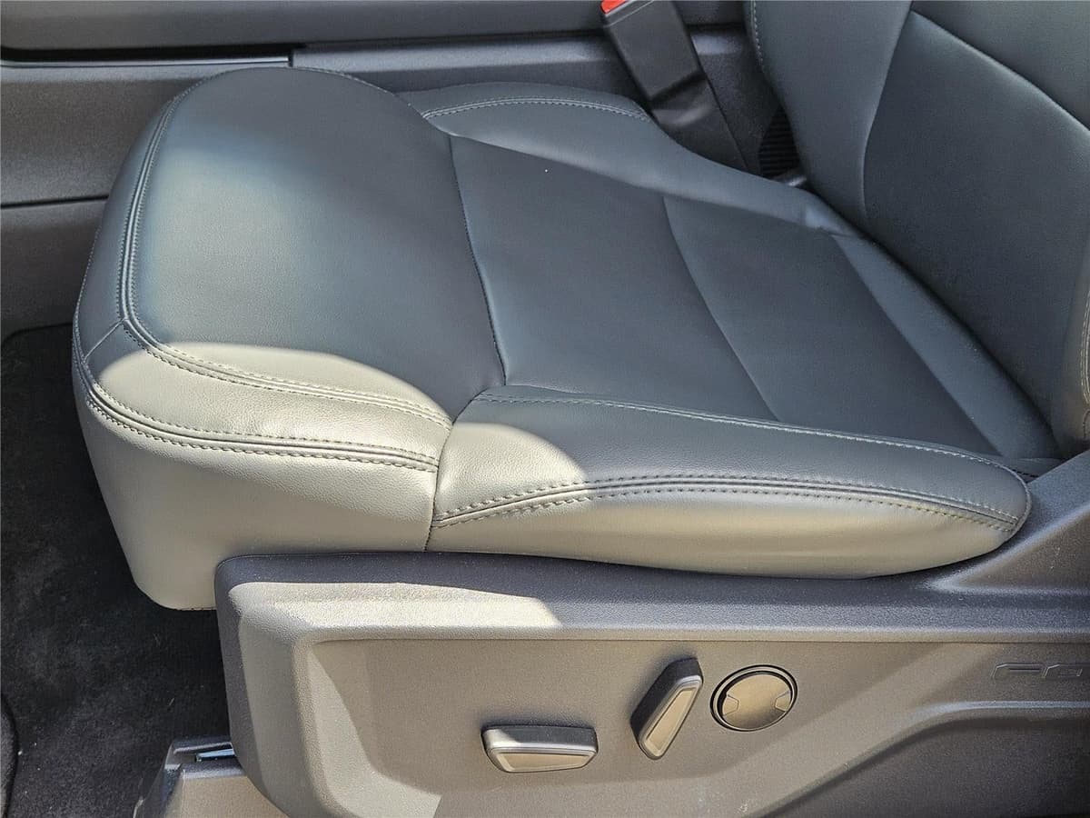 2026 Ford Expedition - Image 19