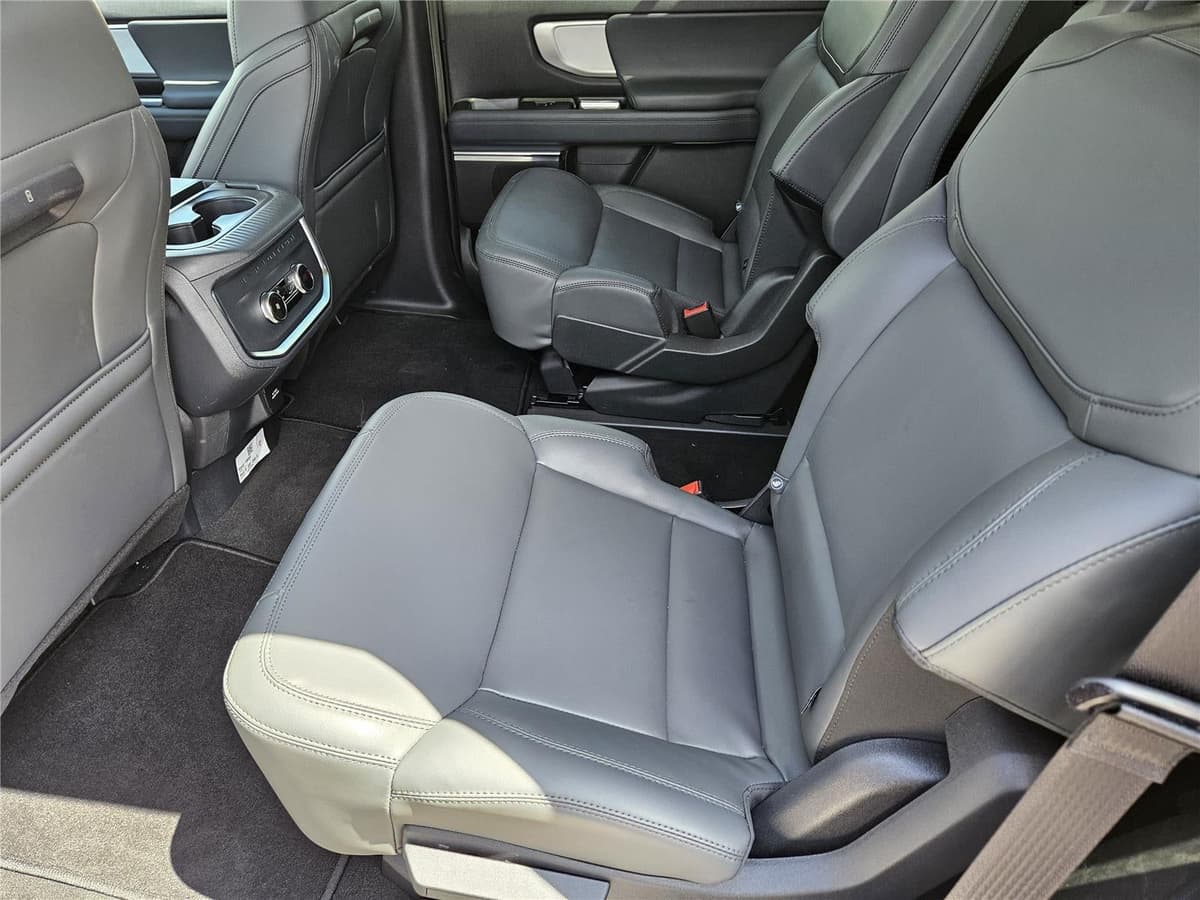 2026 Ford Expedition - Image 22