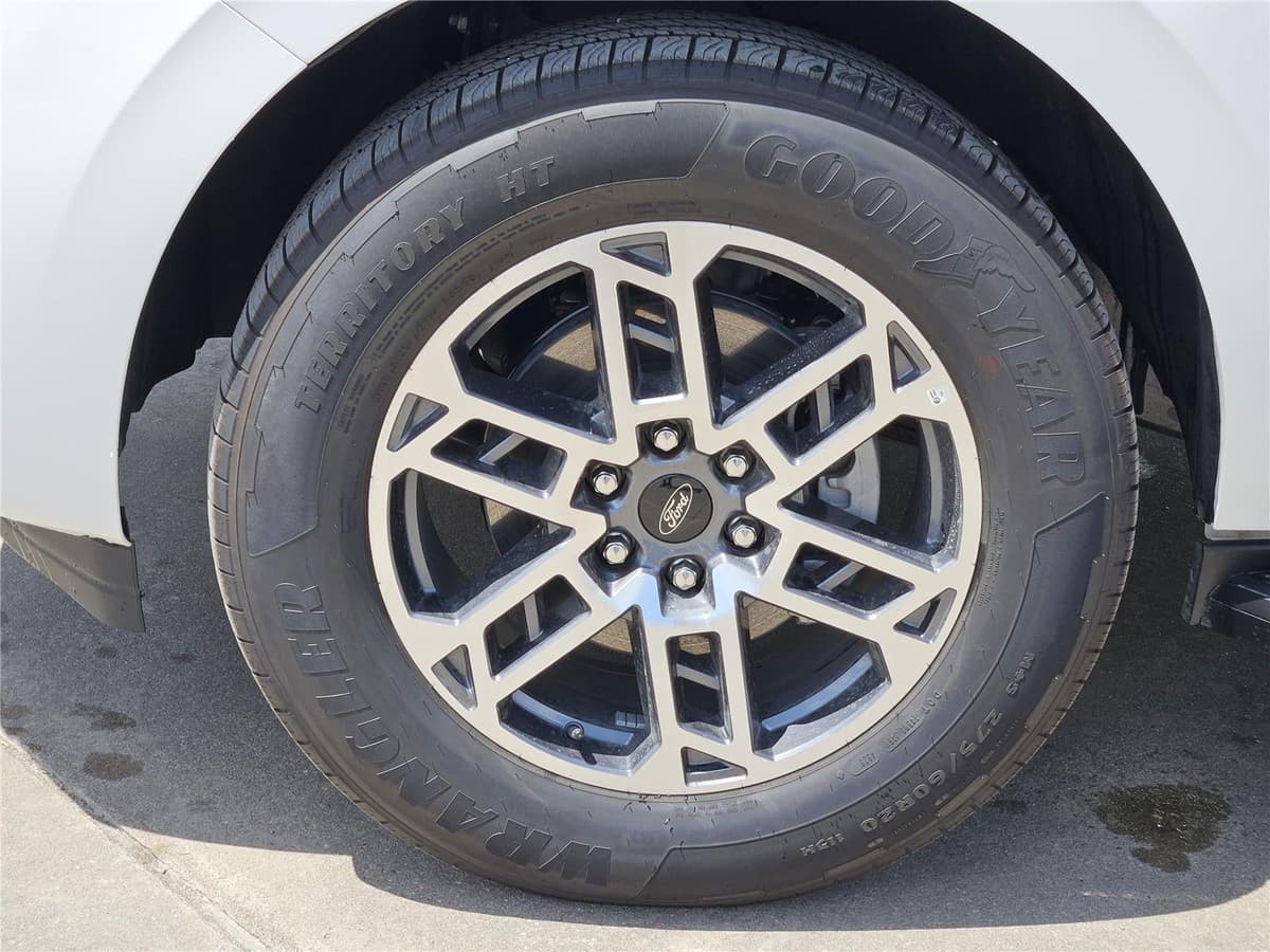 2026 Ford Expedition - Image 7