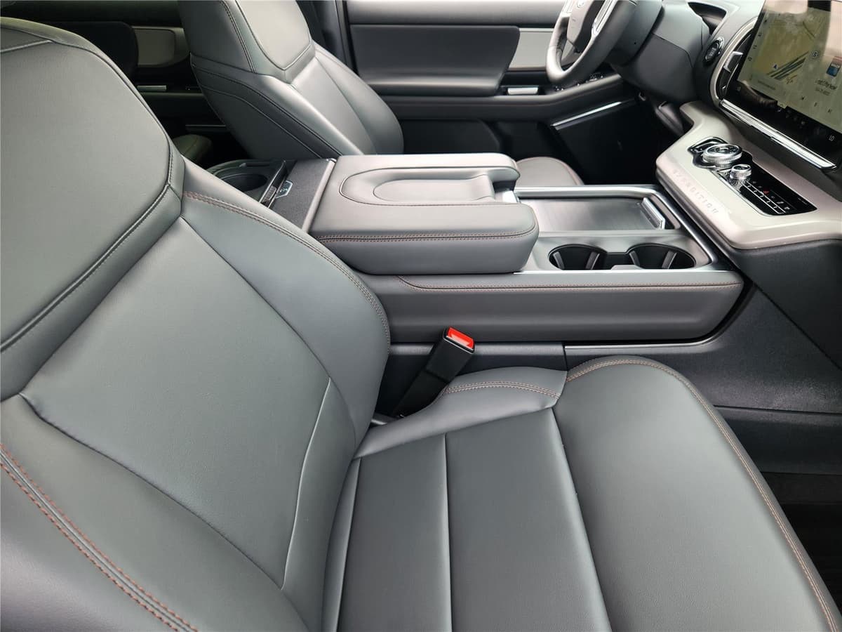 2025 Ford Expedition - Image 10