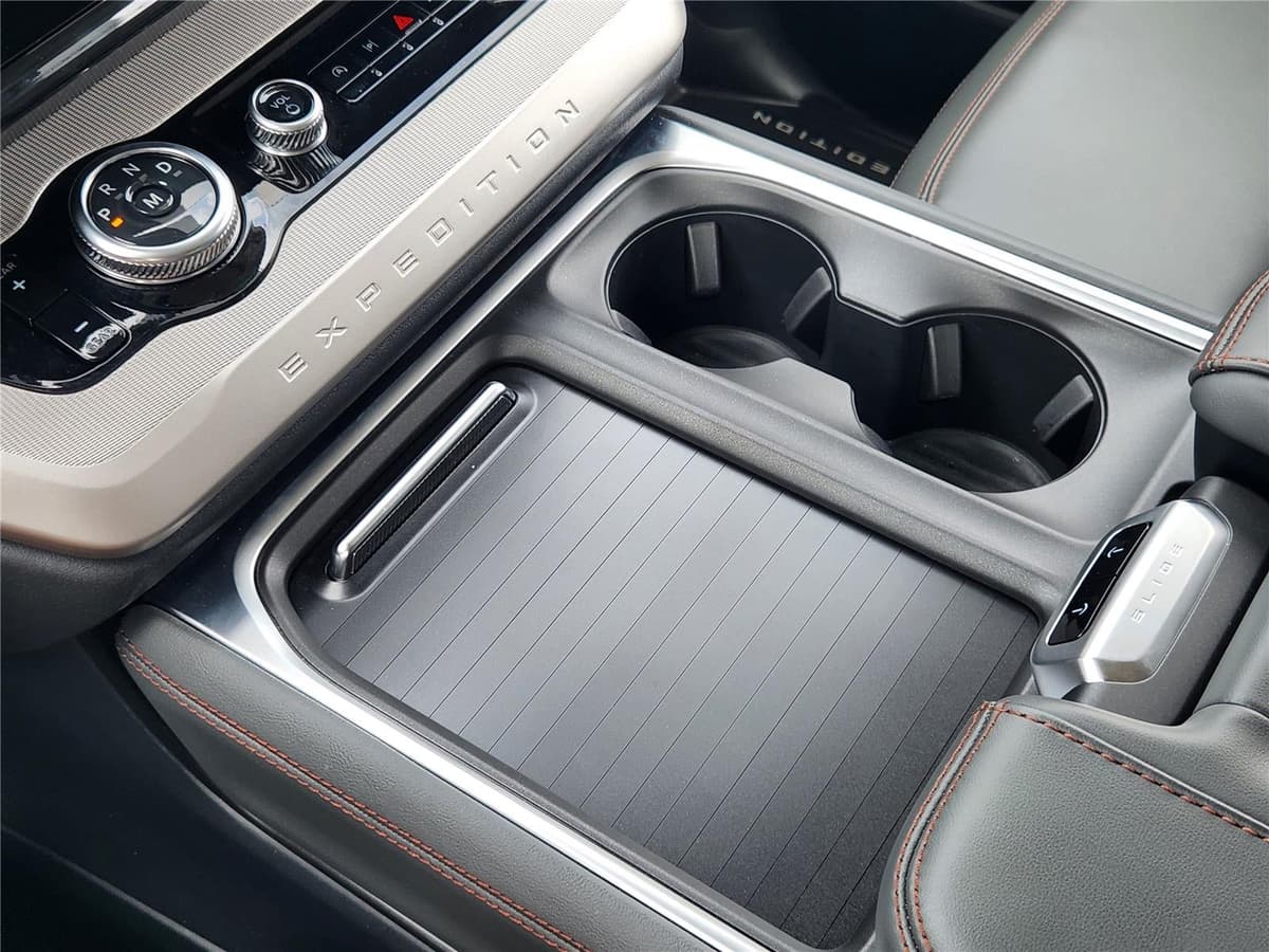 2025 Ford Expedition - Image 15