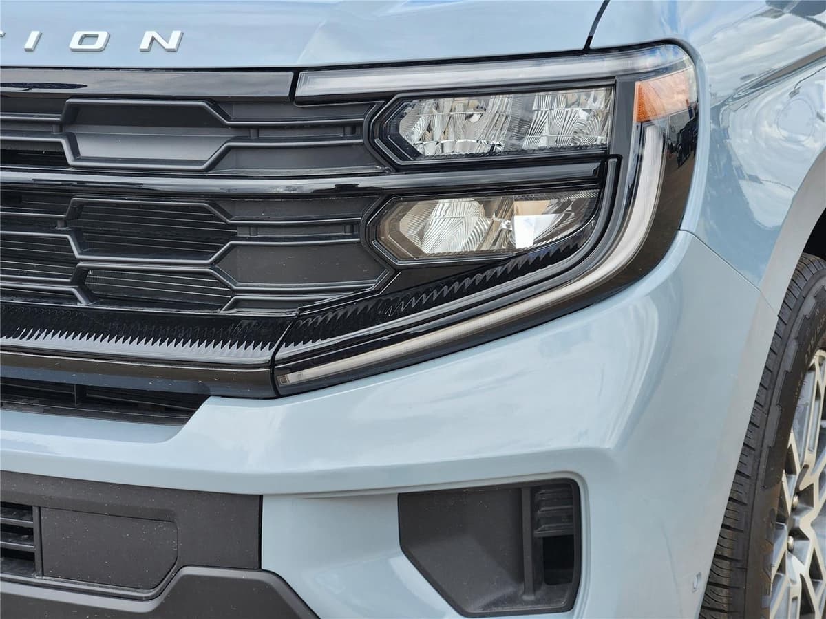 2025 Ford Expedition - Image 5