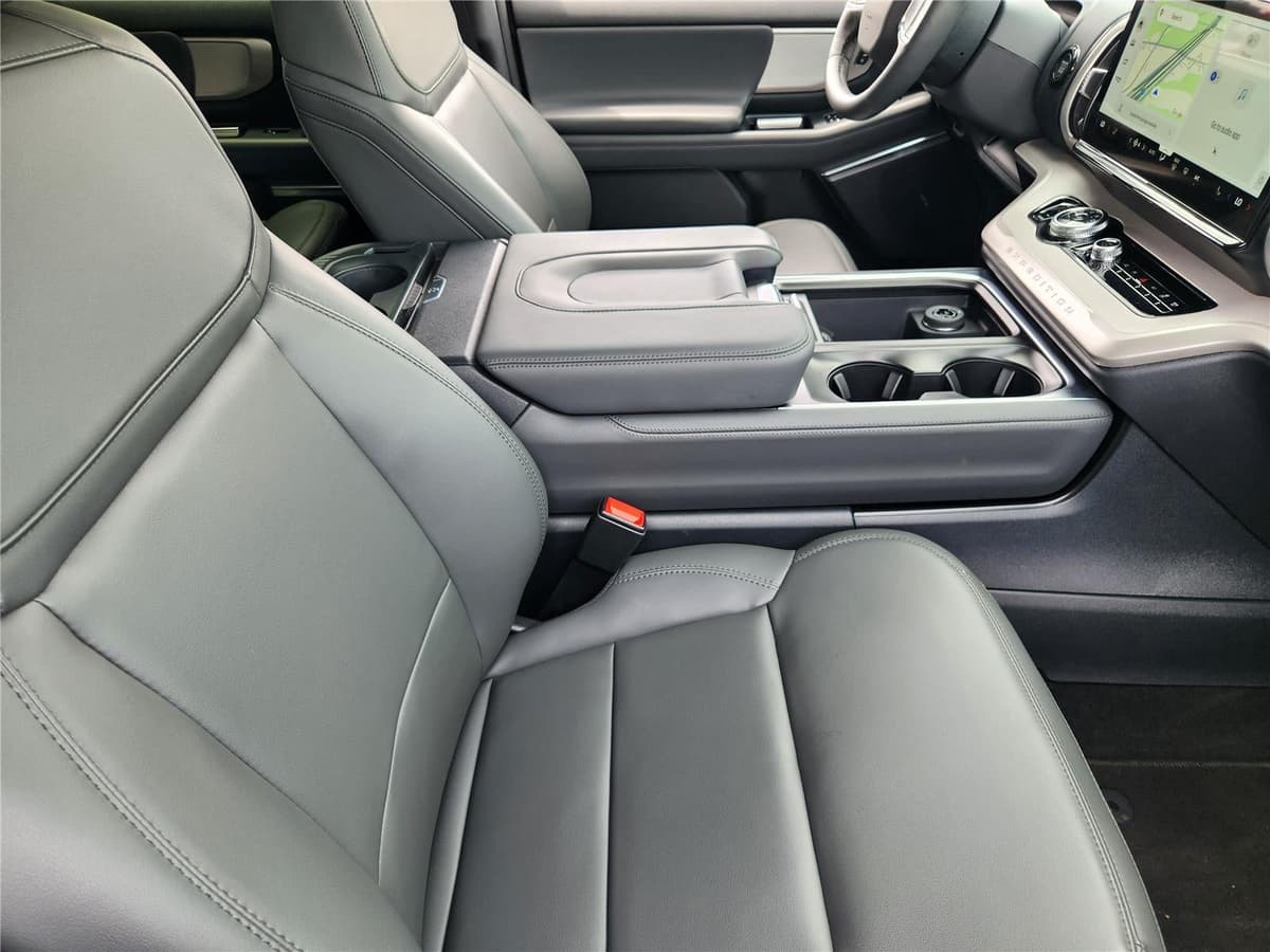 2026 Ford Expedition - Image 10