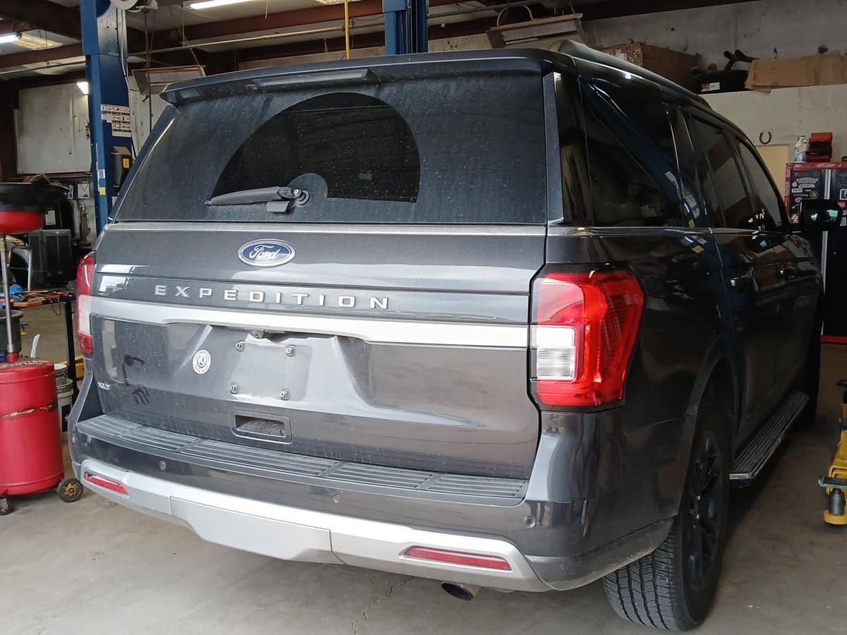 2022 Ford Expedition - Image 6