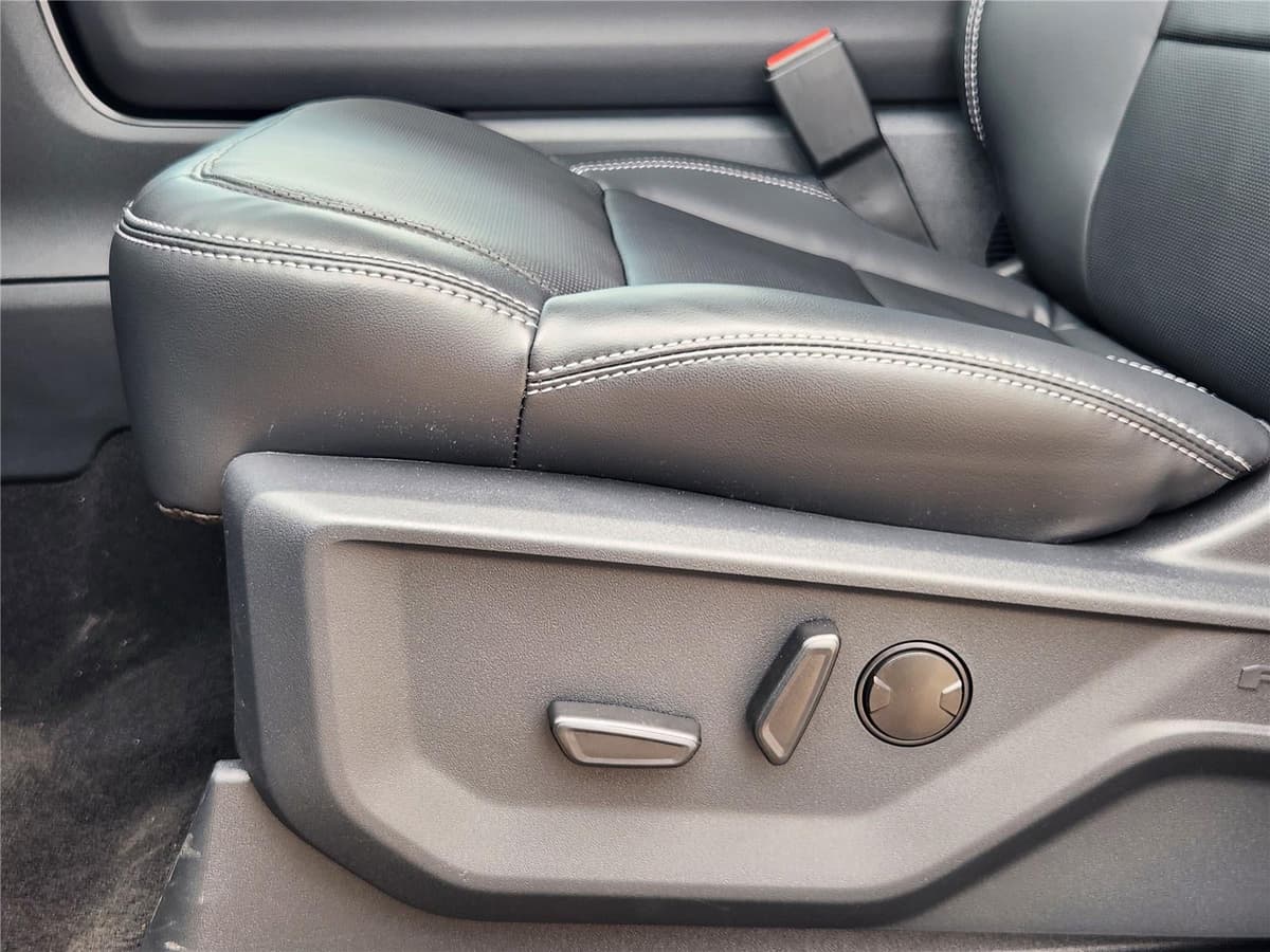 2026 Ford Expedition - Image 18