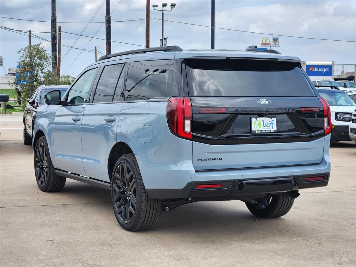 2026 Ford Expedition - Image 3