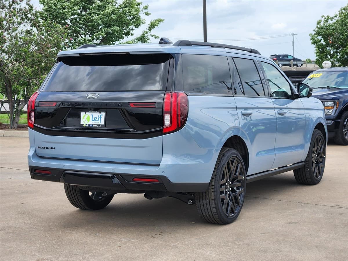2026 Ford Expedition - Image 4