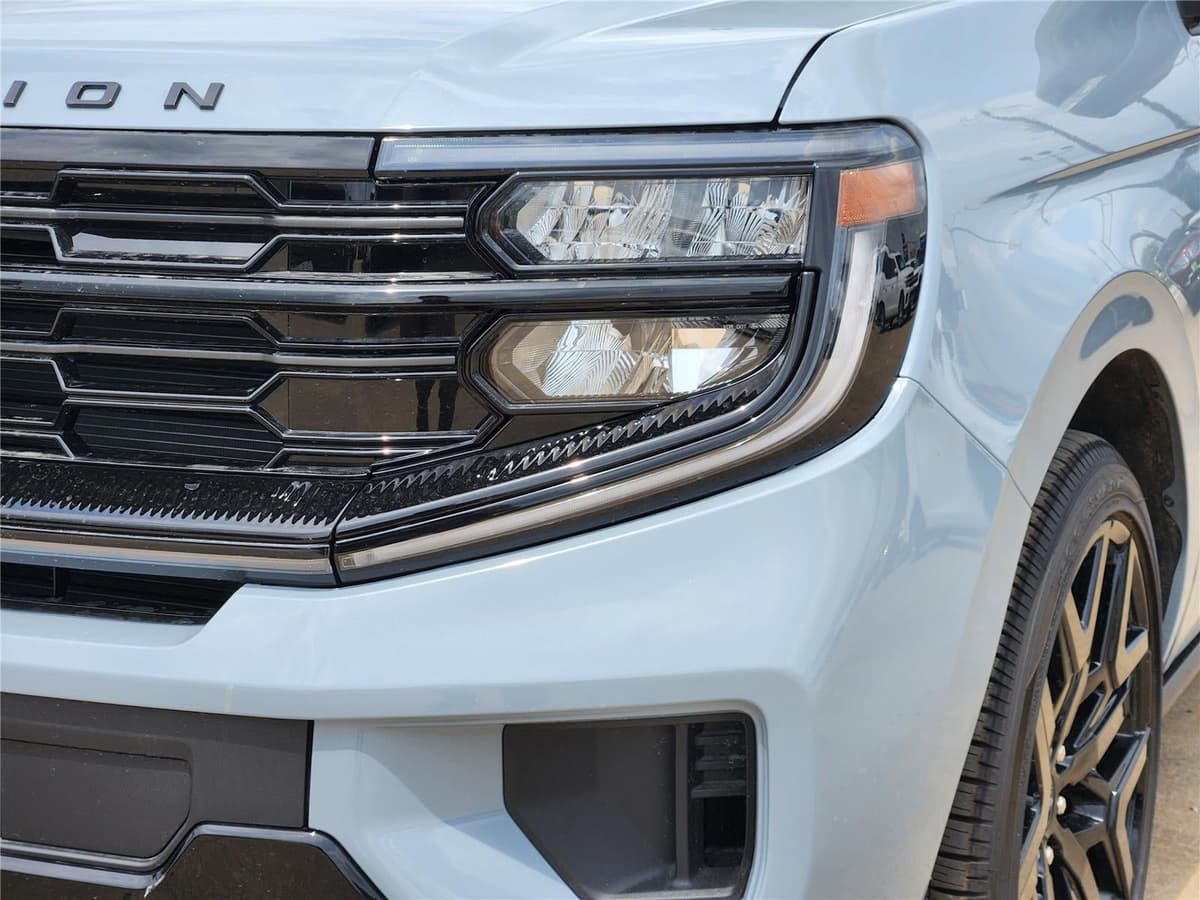 2026 Ford Expedition - Image 5