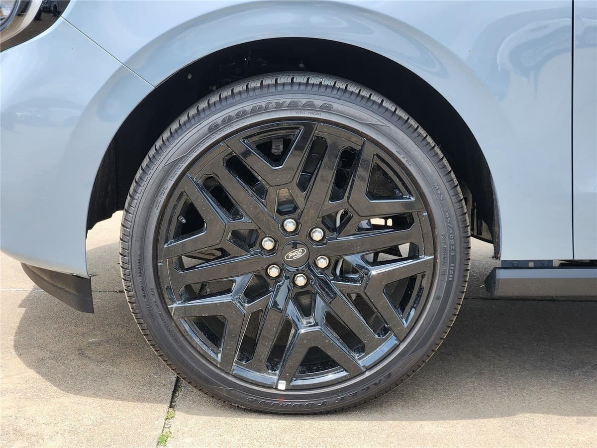 2026 Ford Expedition - Image 7