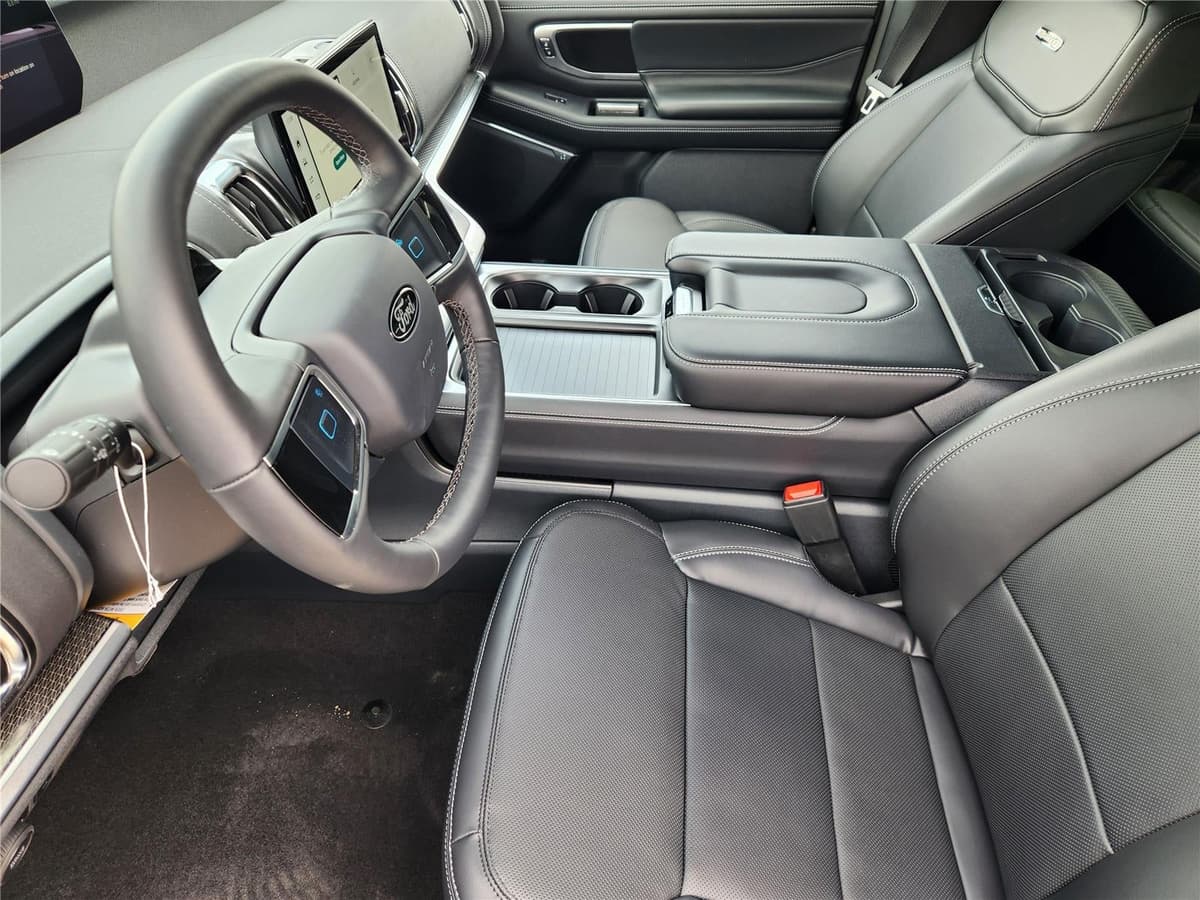 2026 Ford Expedition - Image 9