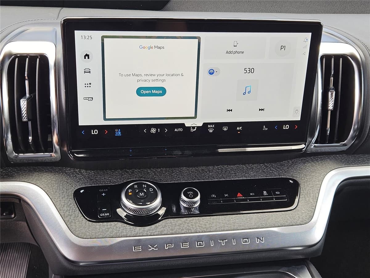 2025 Ford Expedition - Image 13