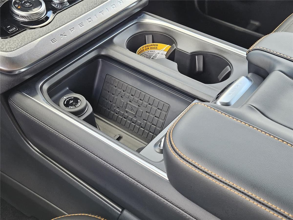 2025 Ford Expedition - Image 15