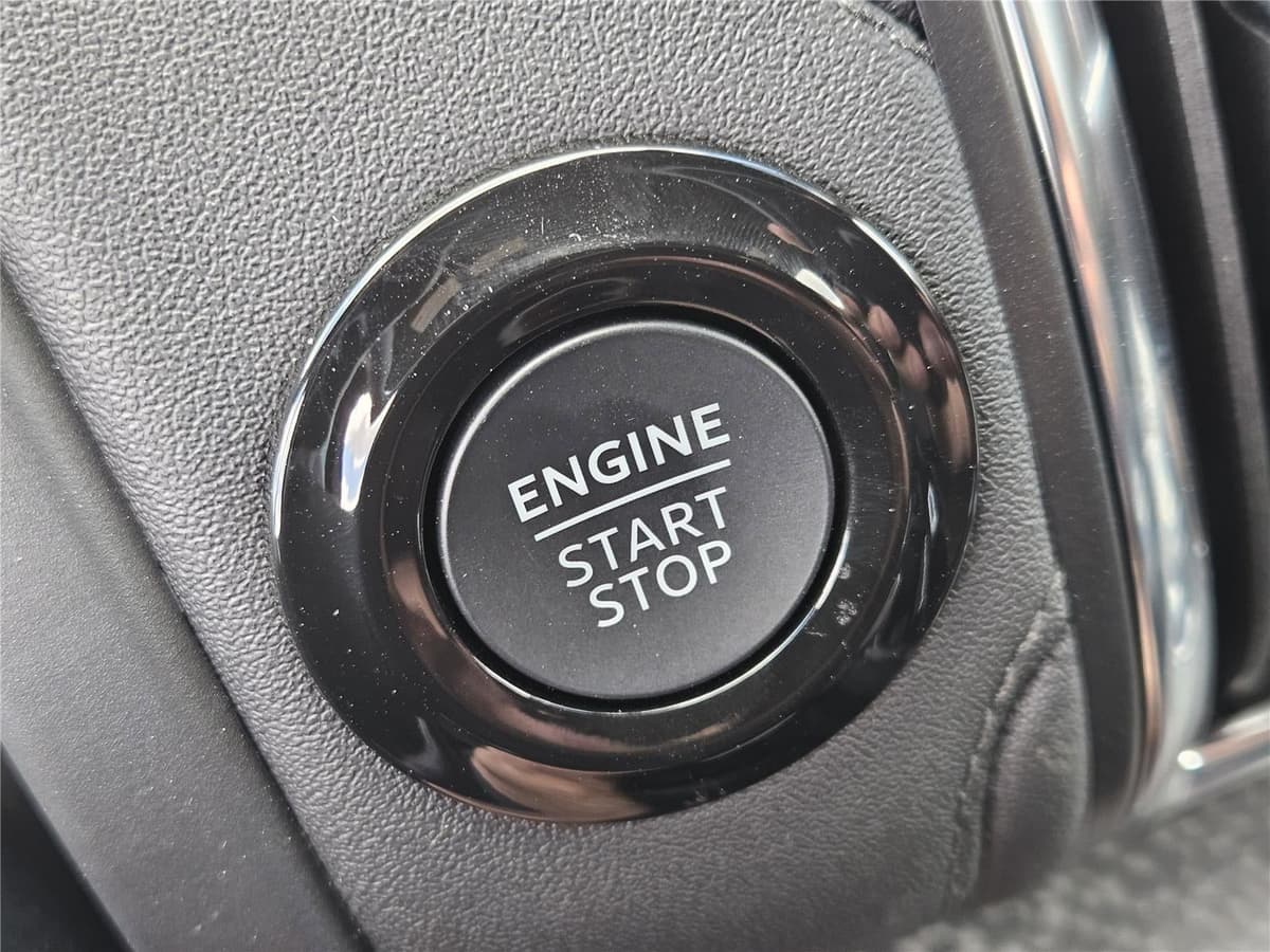 2025 Ford Expedition - Image 16