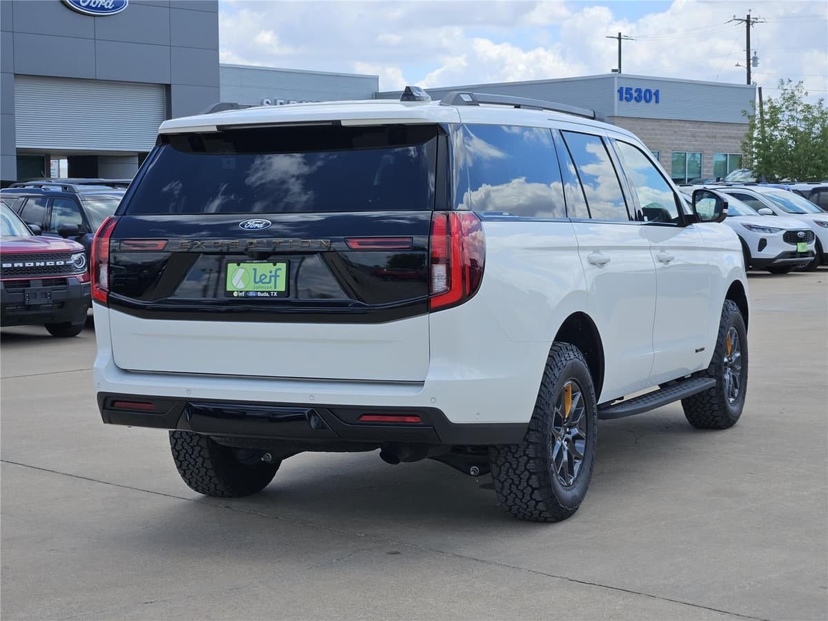 2025 Ford Expedition - Image 3