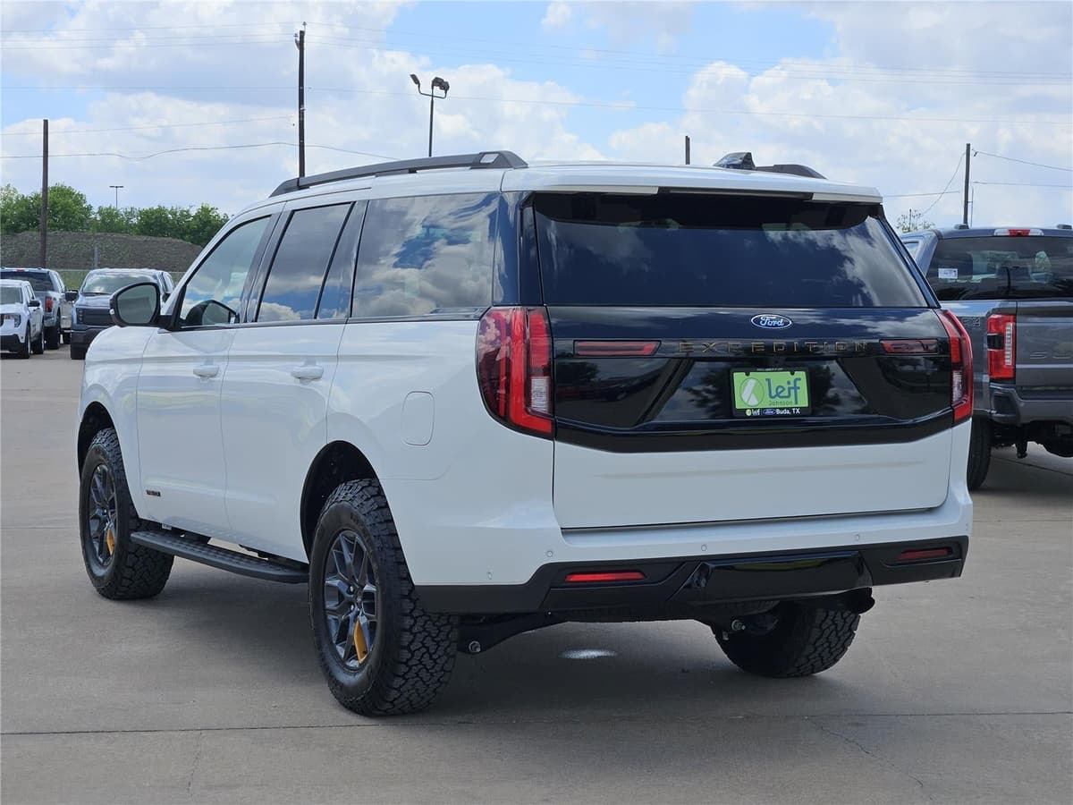 2025 Ford Expedition - Image 4