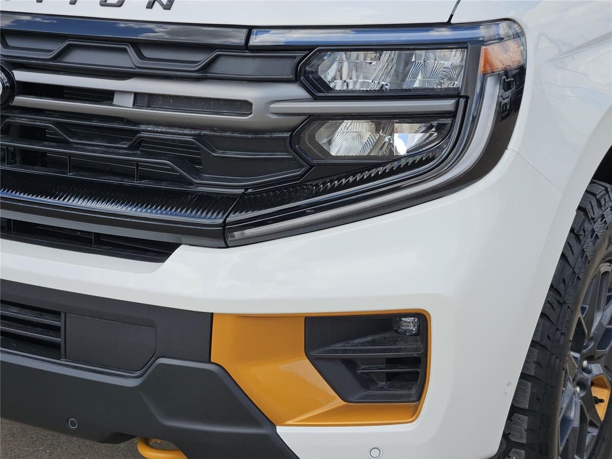 2025 Ford Expedition - Image 5