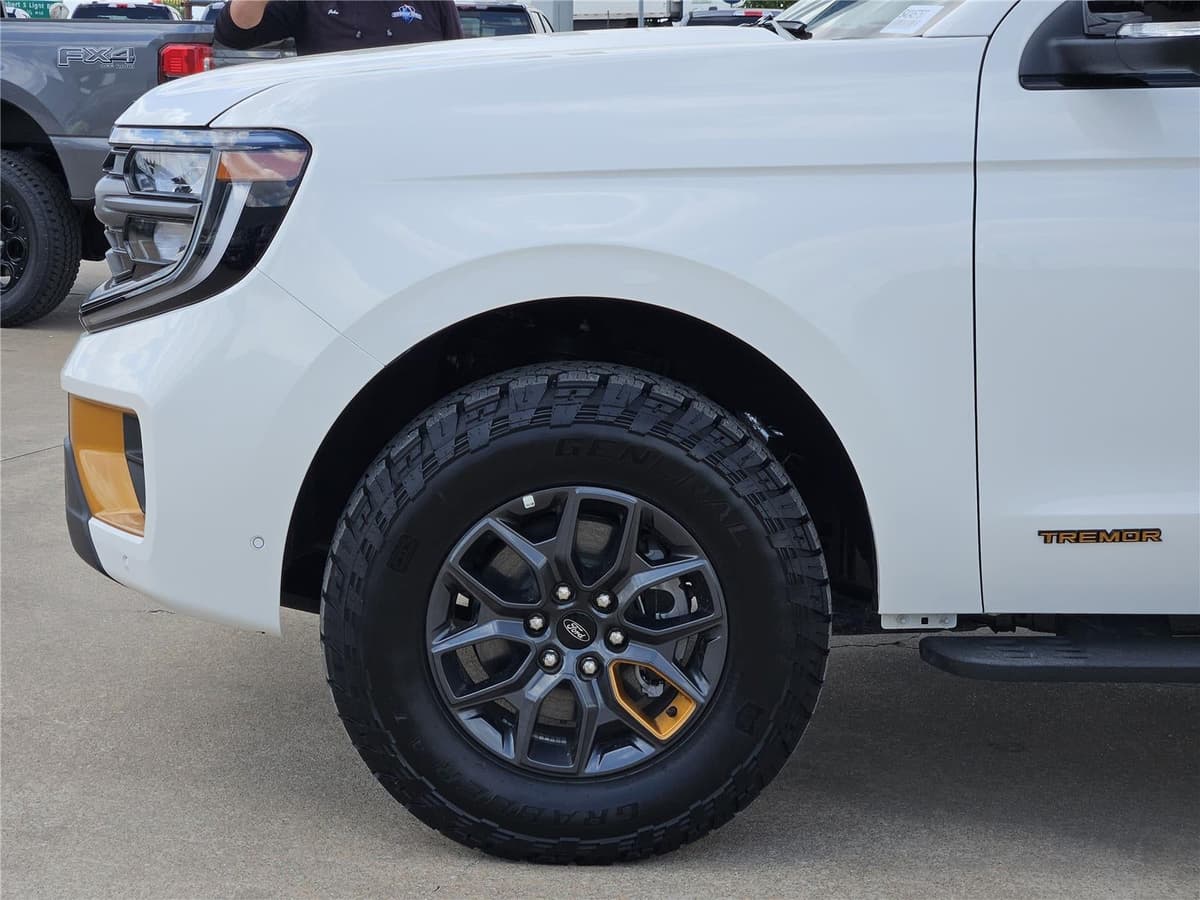 2025 Ford Expedition - Image 6