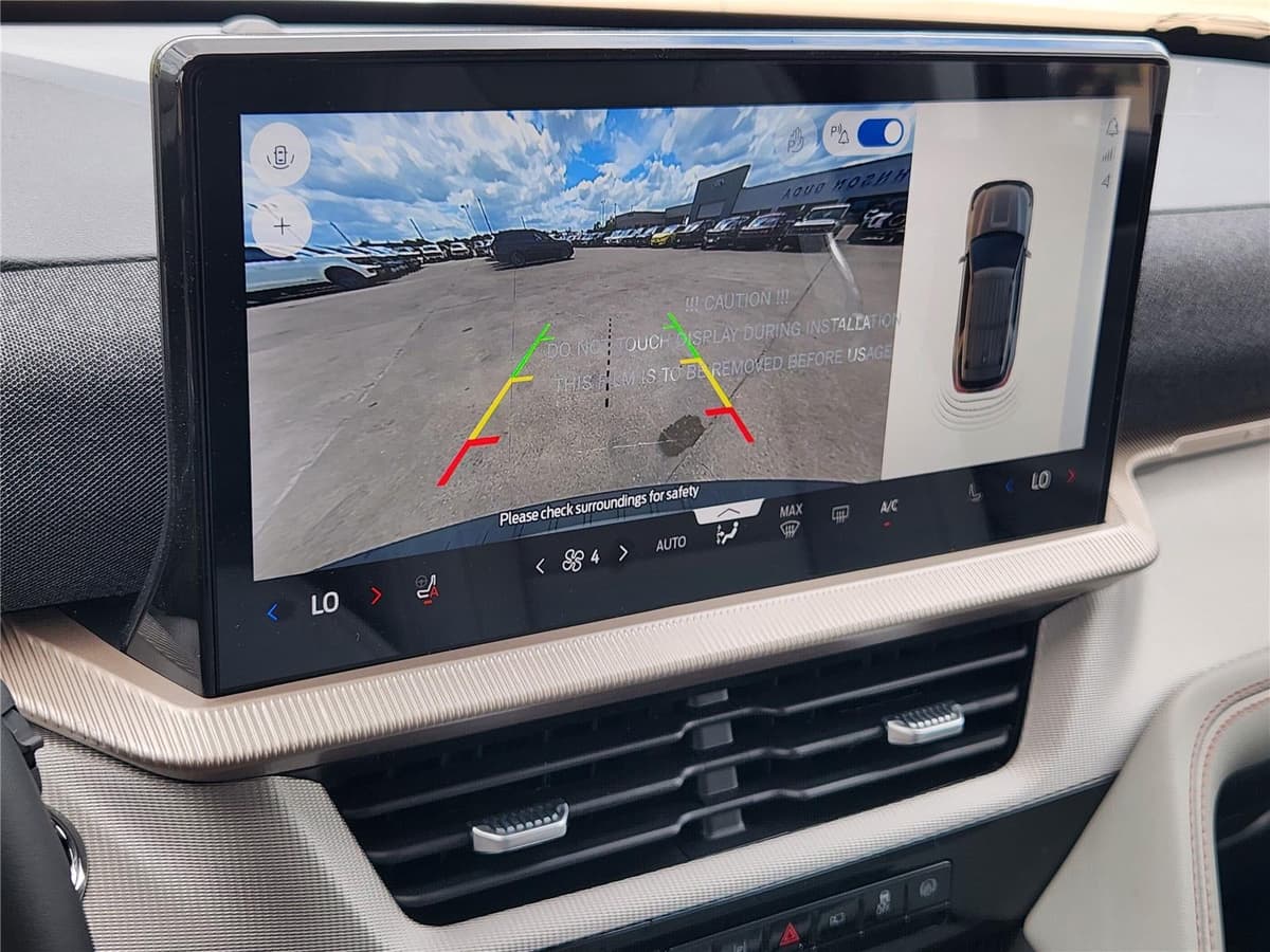 2026 Ford Explorer - Image 13