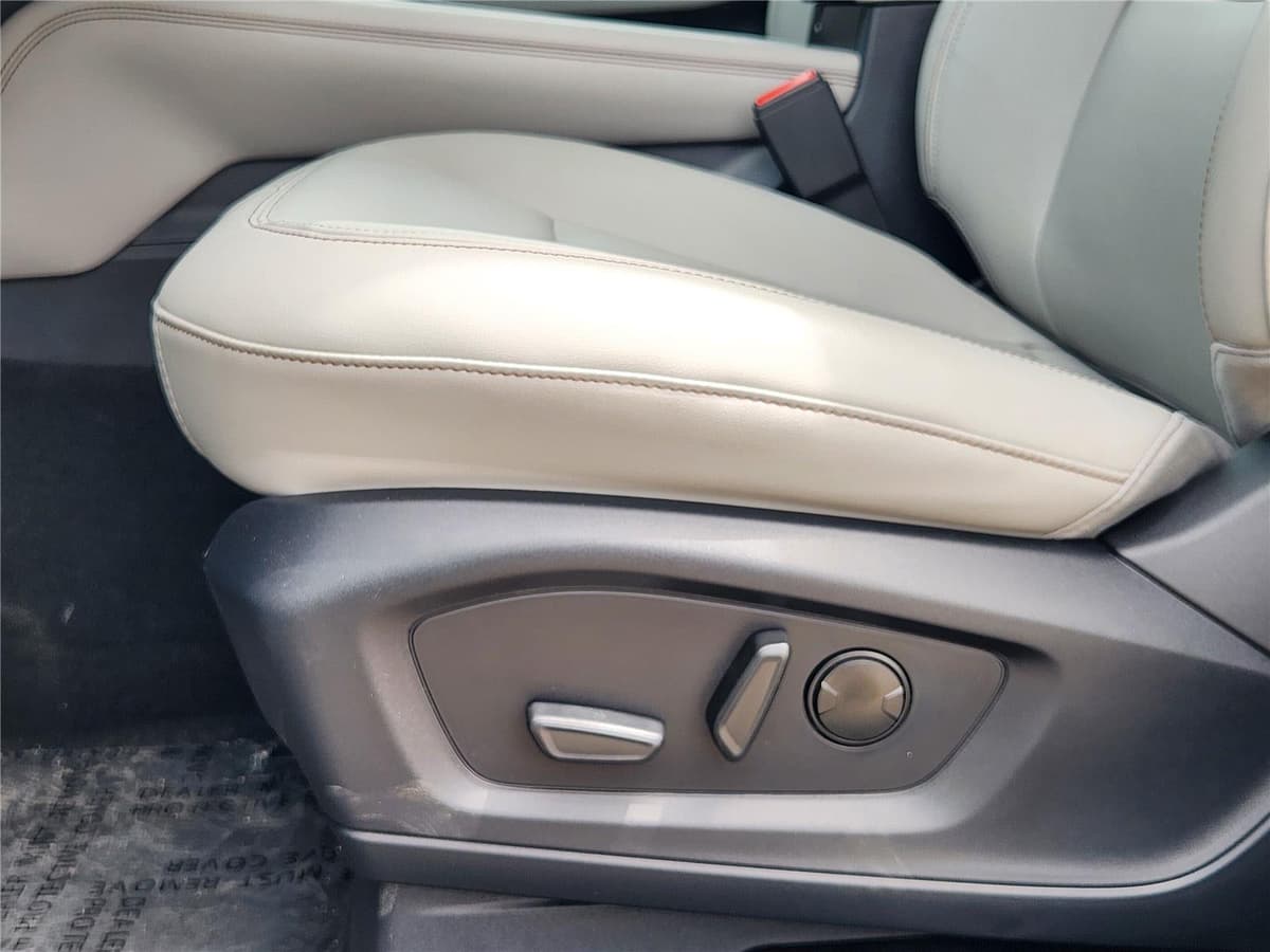 2026 Ford Explorer - Image 18