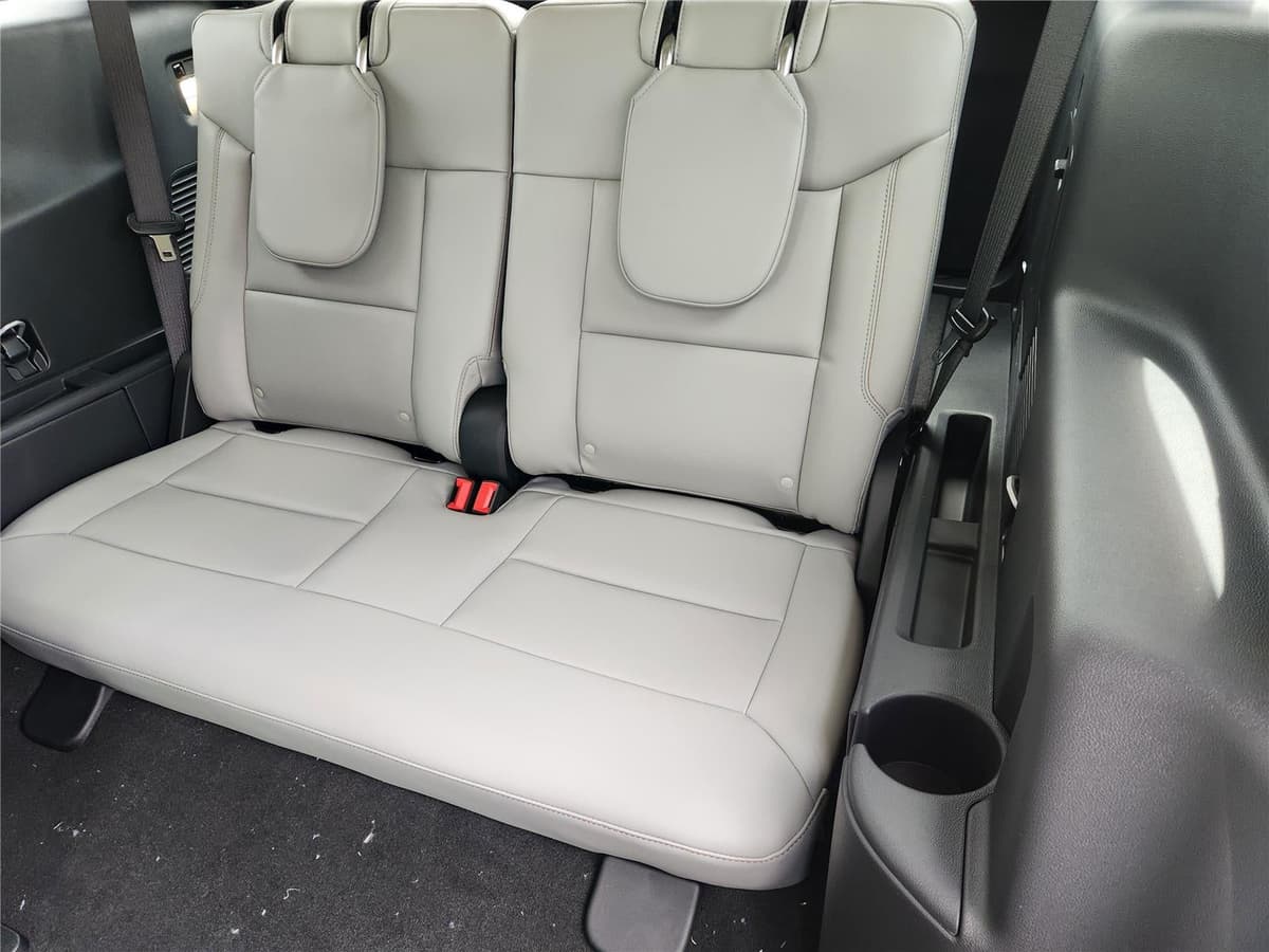 2026 Ford Explorer - Image 21